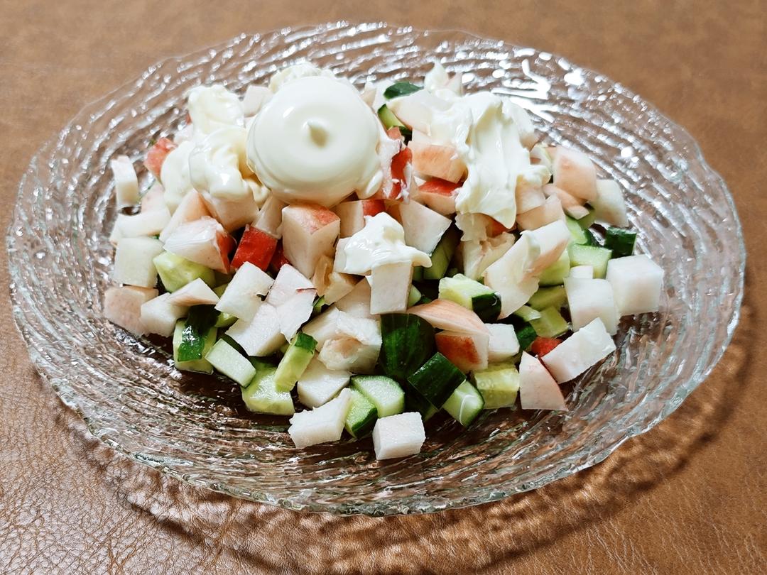 黄瓜+桃 沙拉