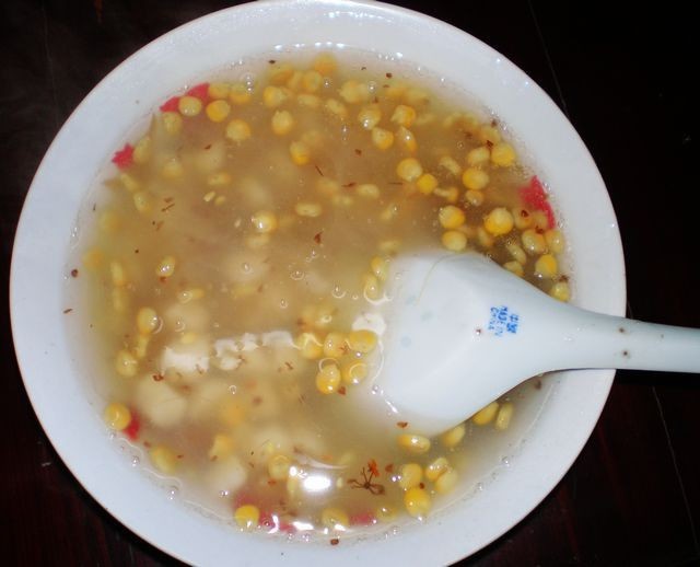 玉米荸荠圣女果做甜汤的做法