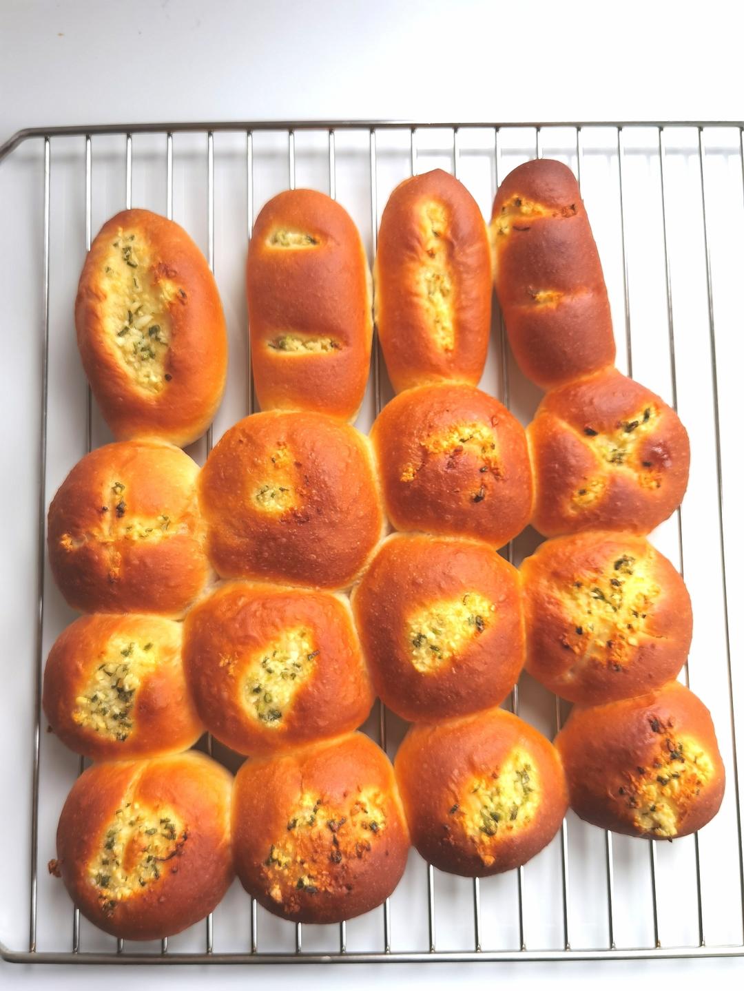 蒜香黄油面包🍞外脆里软，好吃到邻居问配方❗