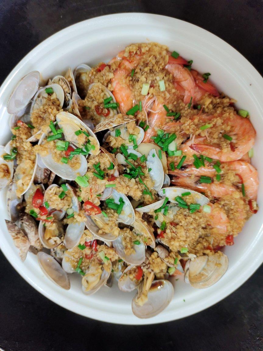 厨房爱好者阿康做的蒜蓉粉丝蒸双鲜蒜蓉粉丝蒸花甲虾