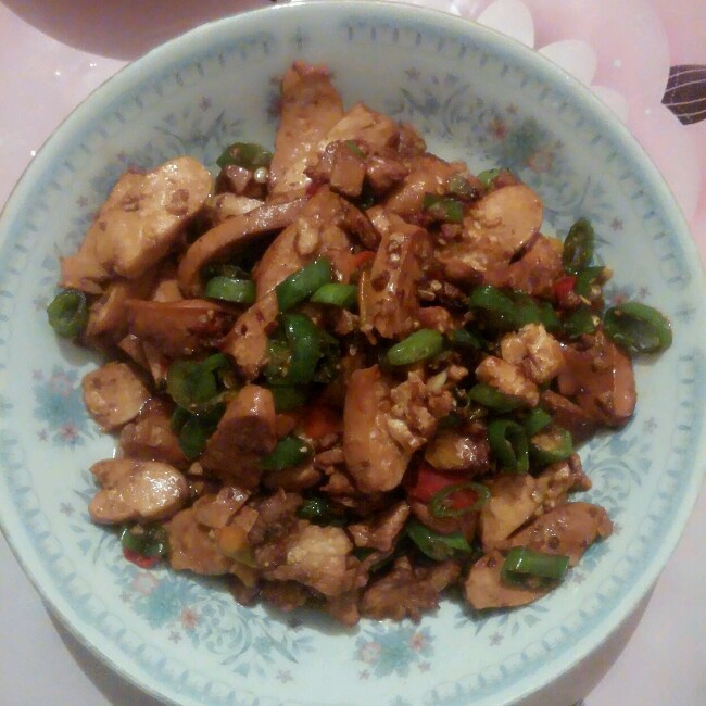 青椒香干炒肉片