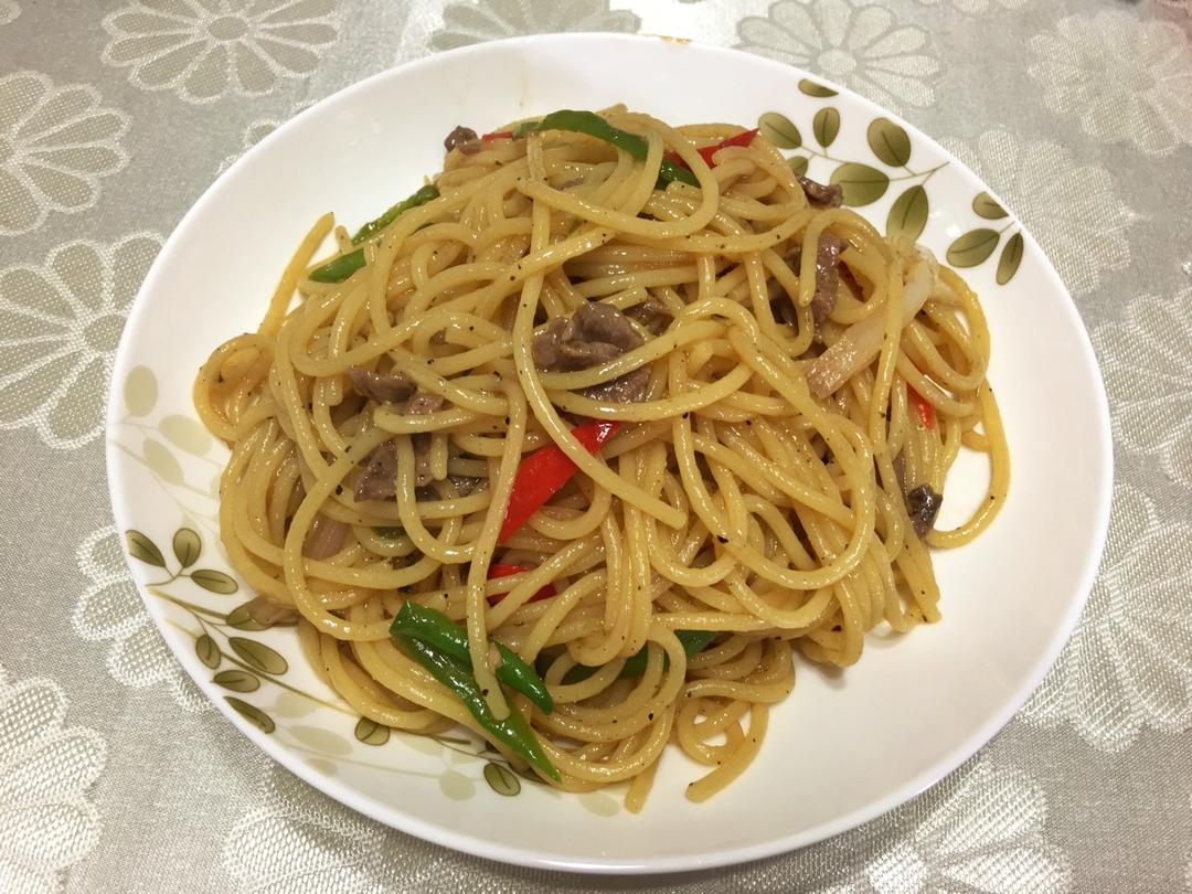 黑椒牛柳炒意面