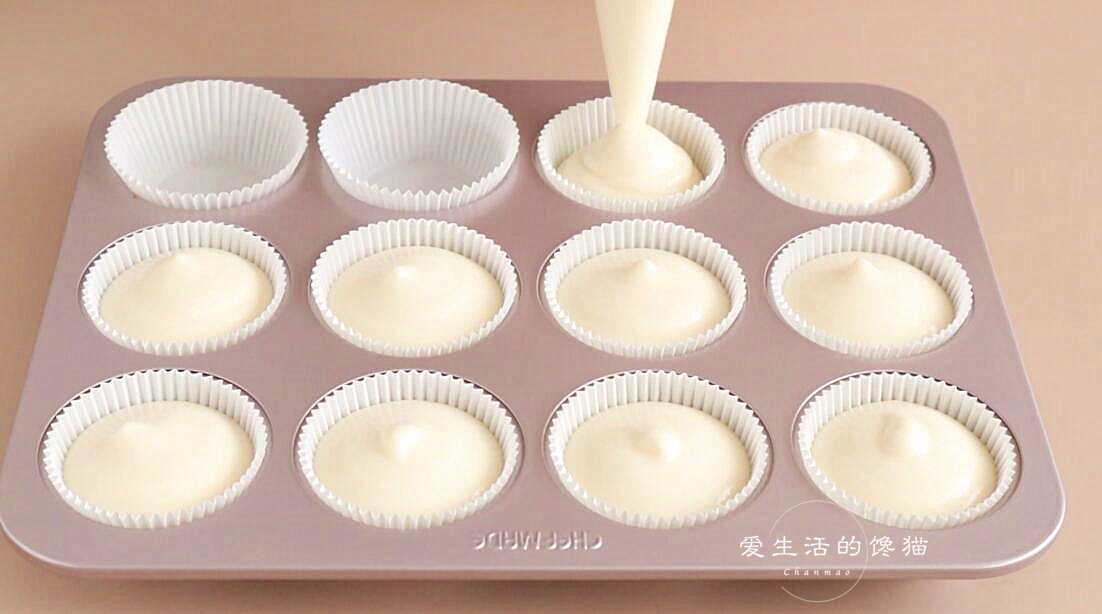 酸奶杯子蛋糕的做法 步骤6
