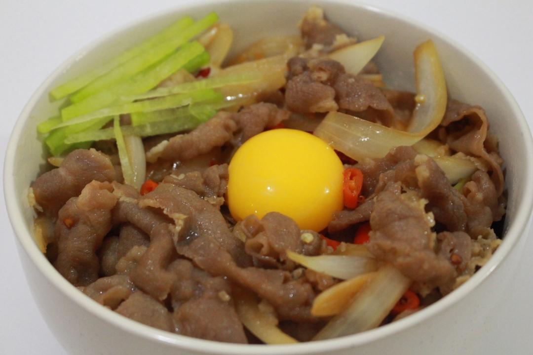 日式牛肉盖饭