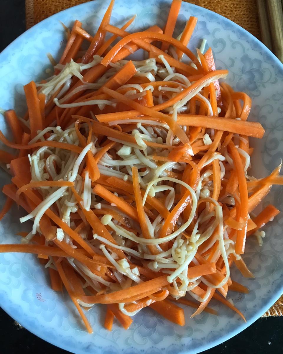凉拌金针菇