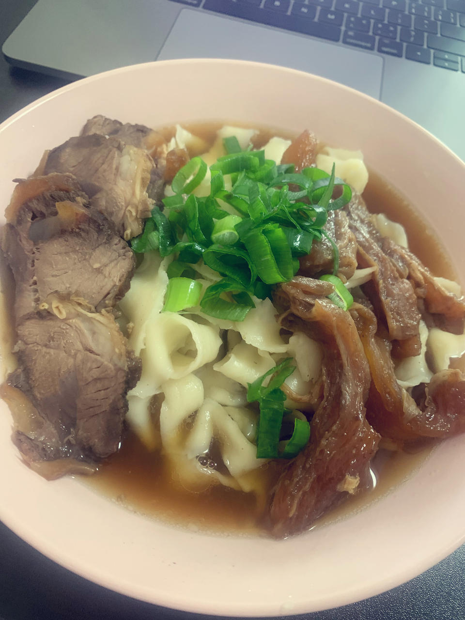 秦王浪子半筋半肉牛肉面