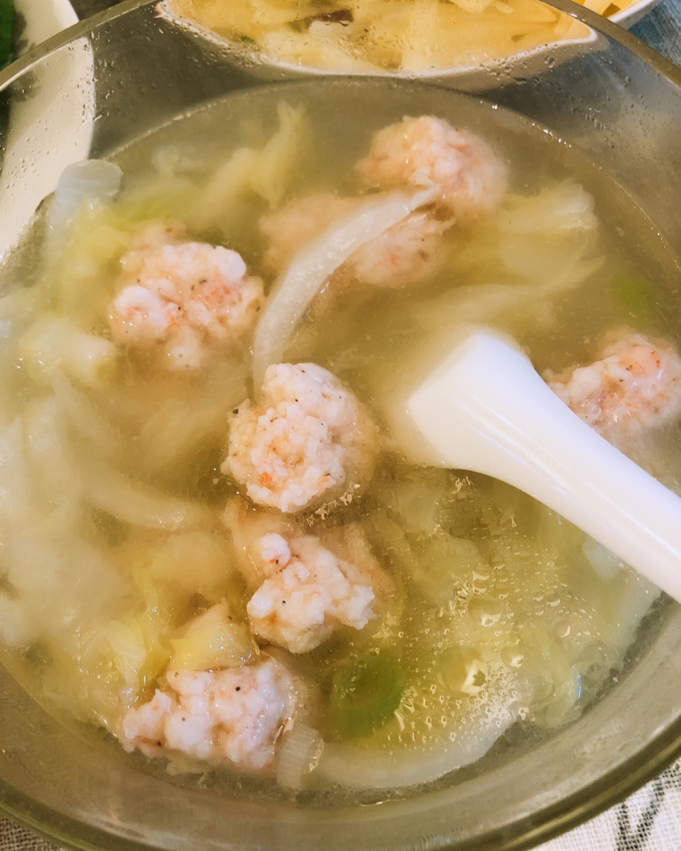 纯虾肉零添加虾丸炖白菜虾滑做法