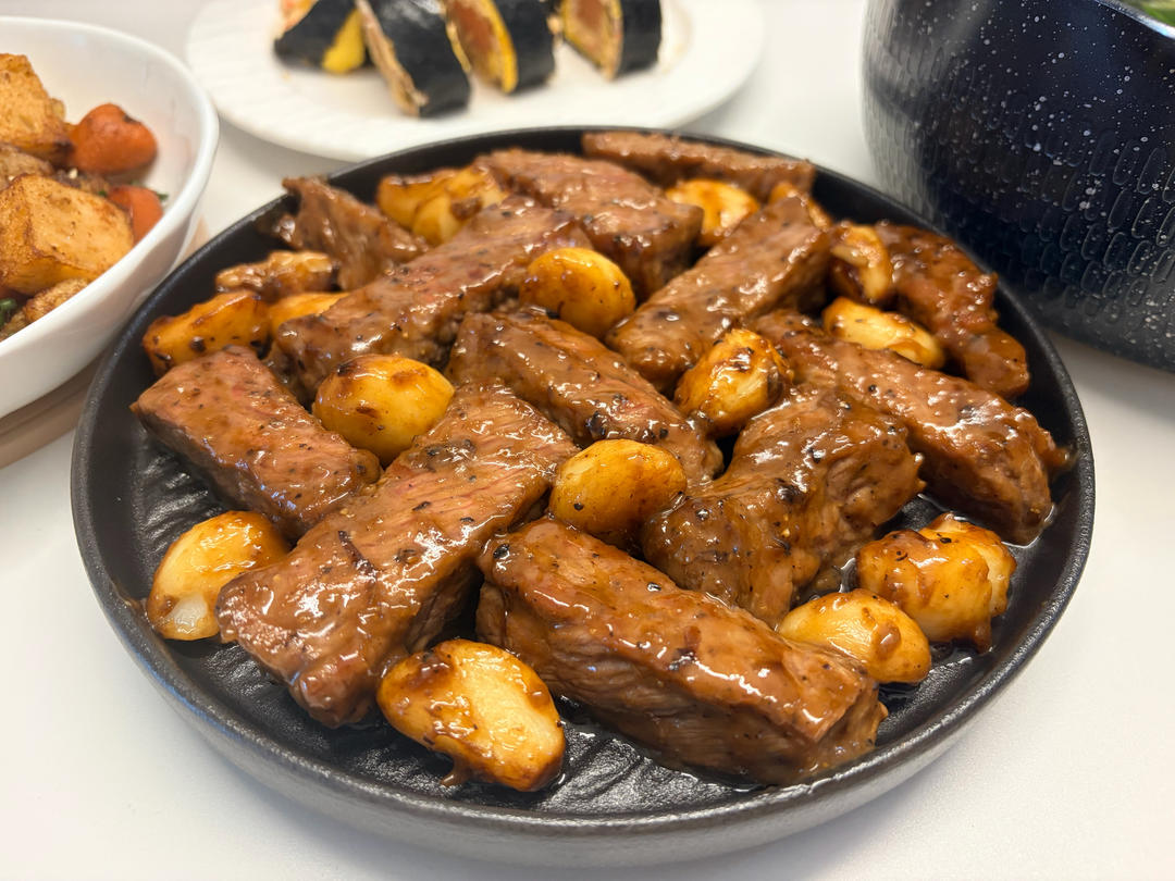 好吃到舔盘的蒜香黑椒牛肉粒
