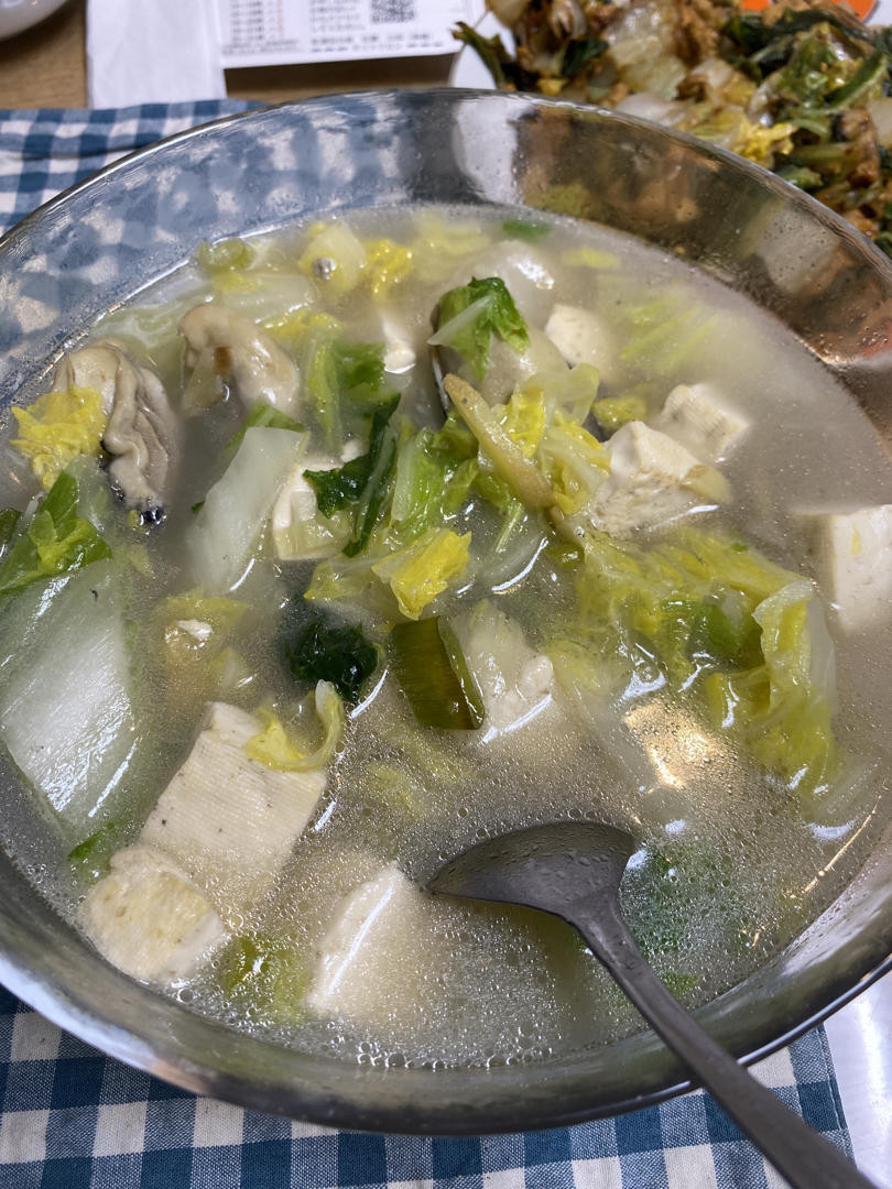 海蛎子豆腐汤
