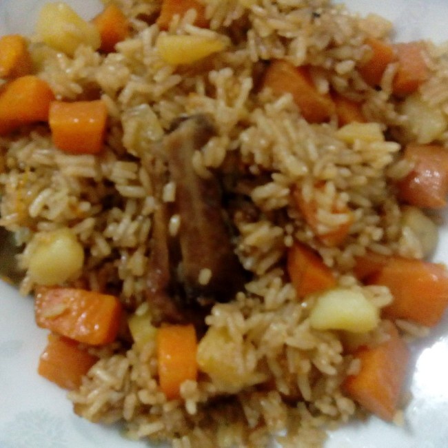 喷香排骨焖饭（爆好吃）