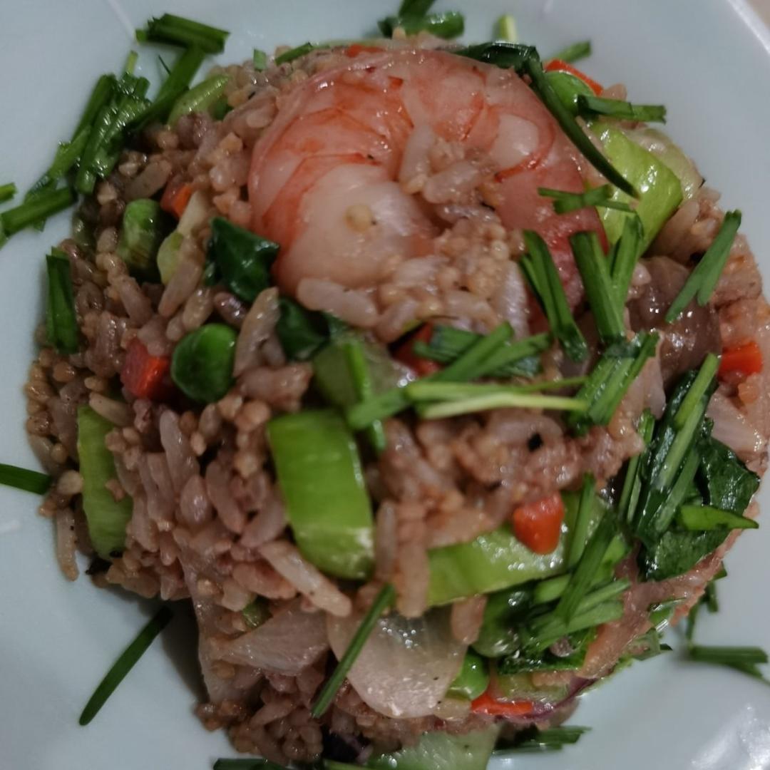 虾仁鱿鱼炒饭