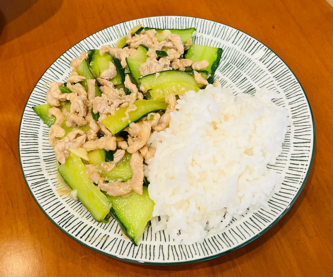 黄瓜炒肉🥳