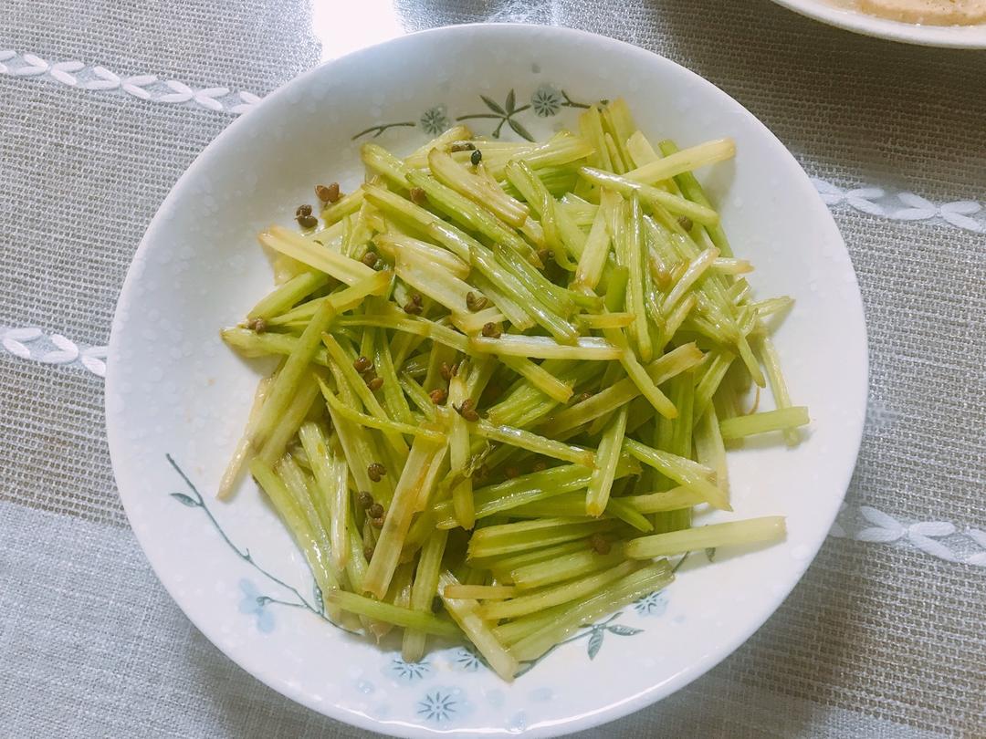 小婷食光☼爽口芹菜