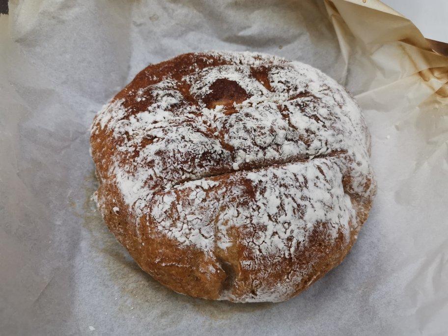 用酸奶和醋烤一个柔软超越期望的欧包