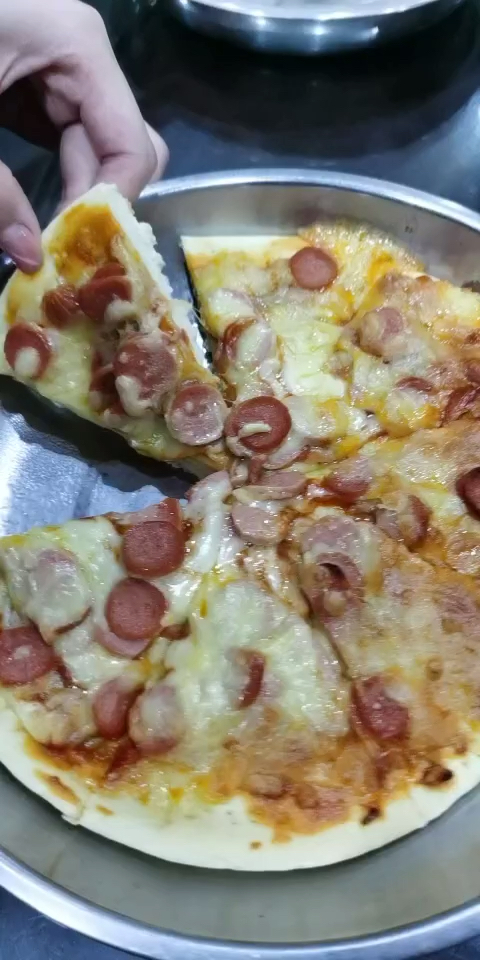 蔬菜香肠披萨（内含披萨饼皮，披萨酱做法）