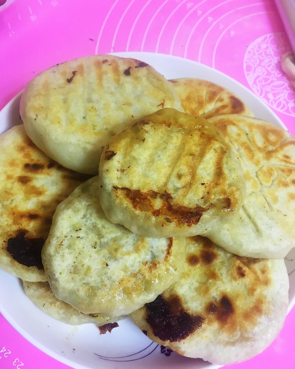 槐花猪肉馅饼