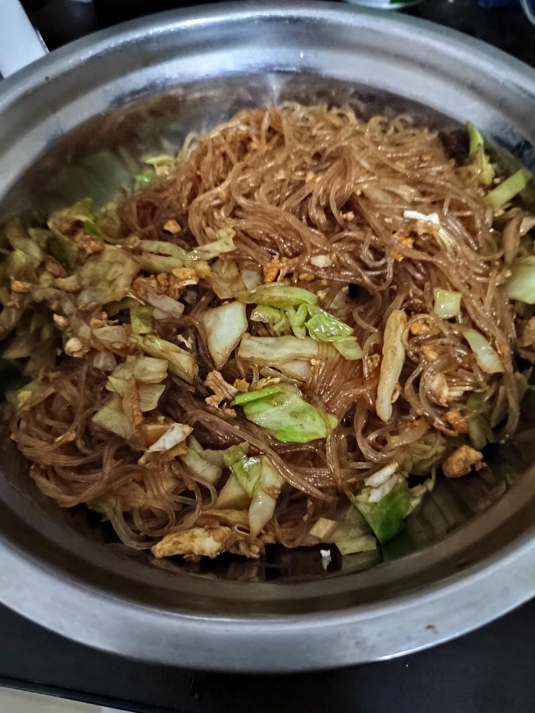 包菜鸡蛋炒粉丝
