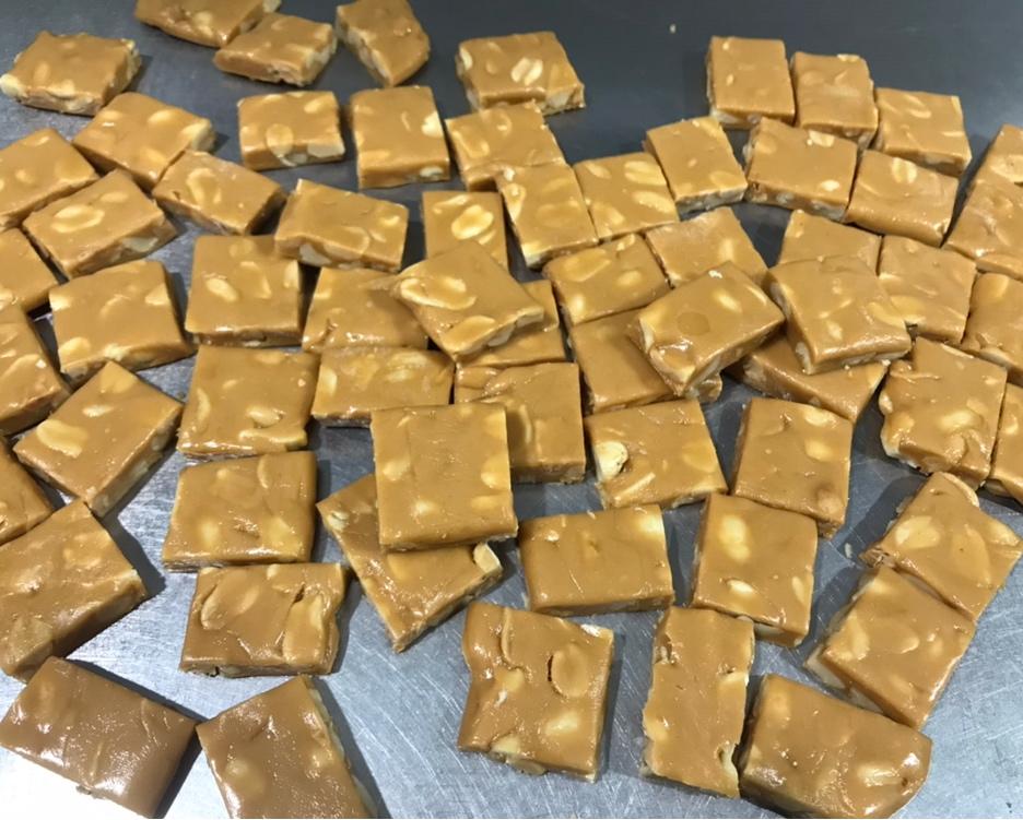 比牛轧糖还要好吃的花生太妃糖（消耗淡奶油）