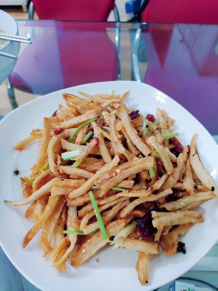 可以当零食吃的干煸藕丝