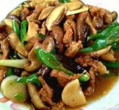 孕妇香菇炒猪肉的做法