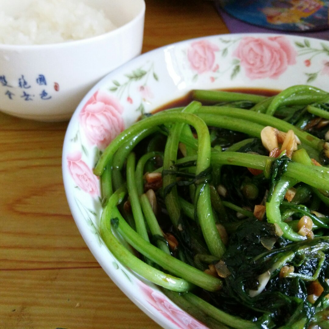 清炒茼蒿