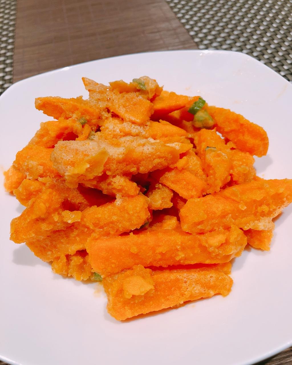 queenieyang做的咸蛋黄焗红薯