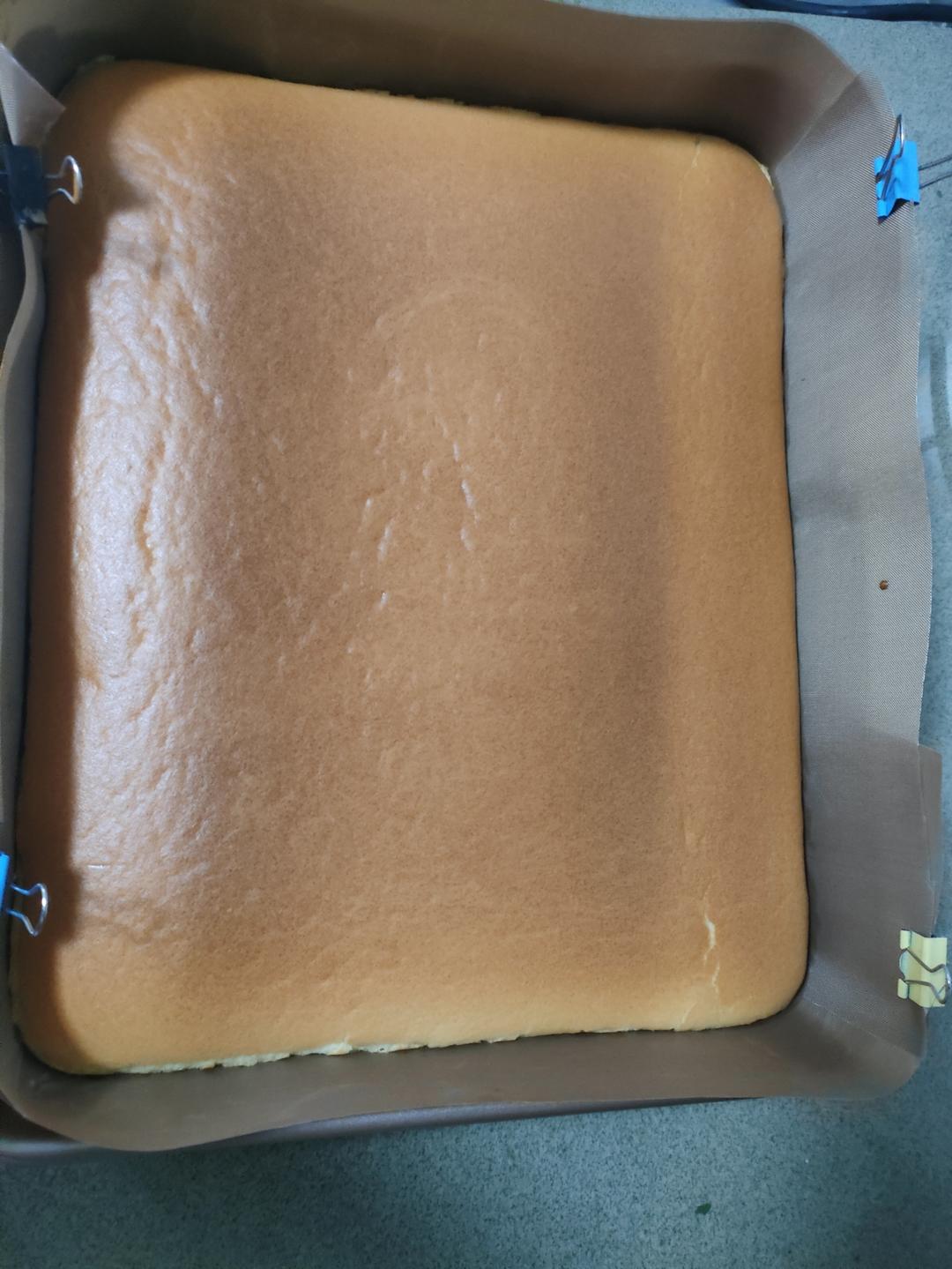 超详细的瑞士卷奶油蛋糕卷原味蛋糕卷的制作方法 饱满不掉皮不开裂（附模具换算方法）