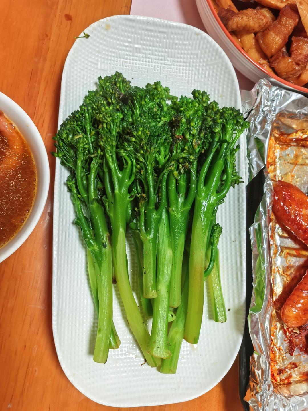 博士厨房-香煎西兰苔