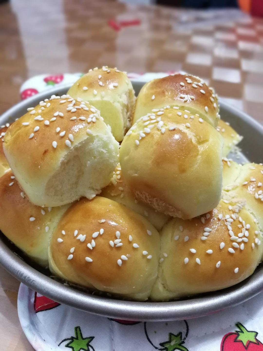 李多多妈妈做的奶香烤馒头