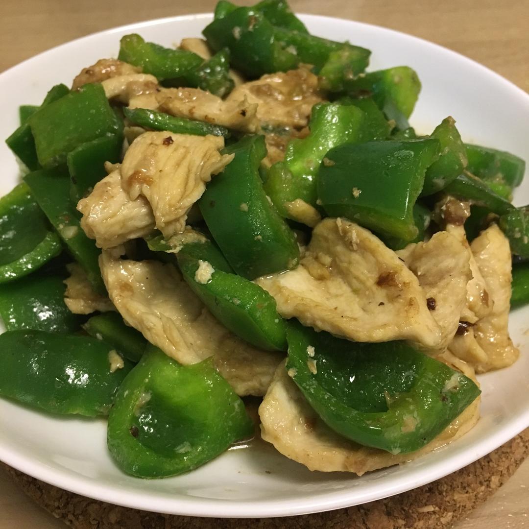 youyouziyuan做的把鸡肉炒的嫩嫩的:青椒溜鸡片