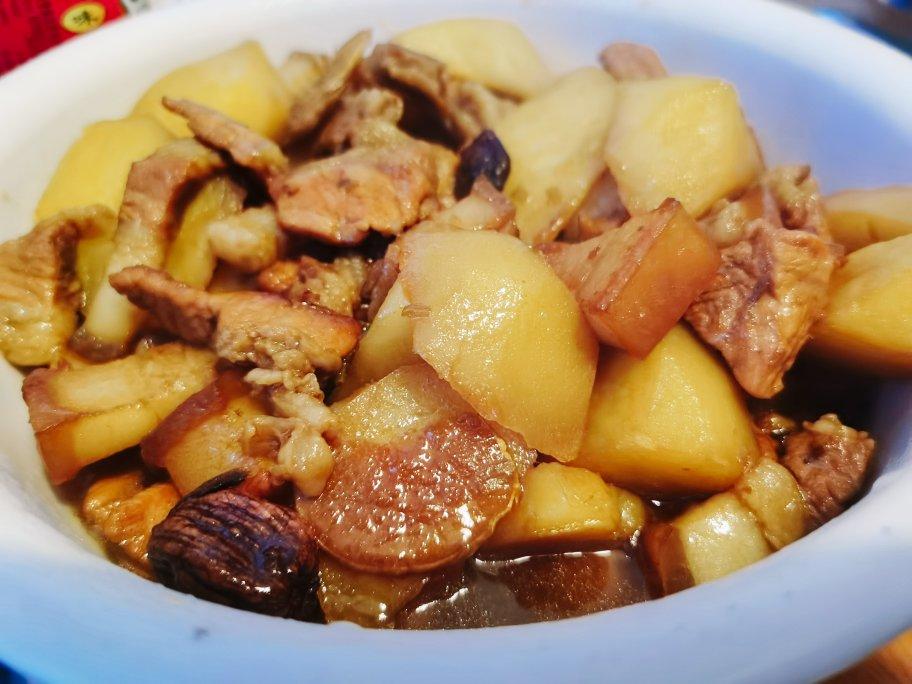 土豆红烧肉