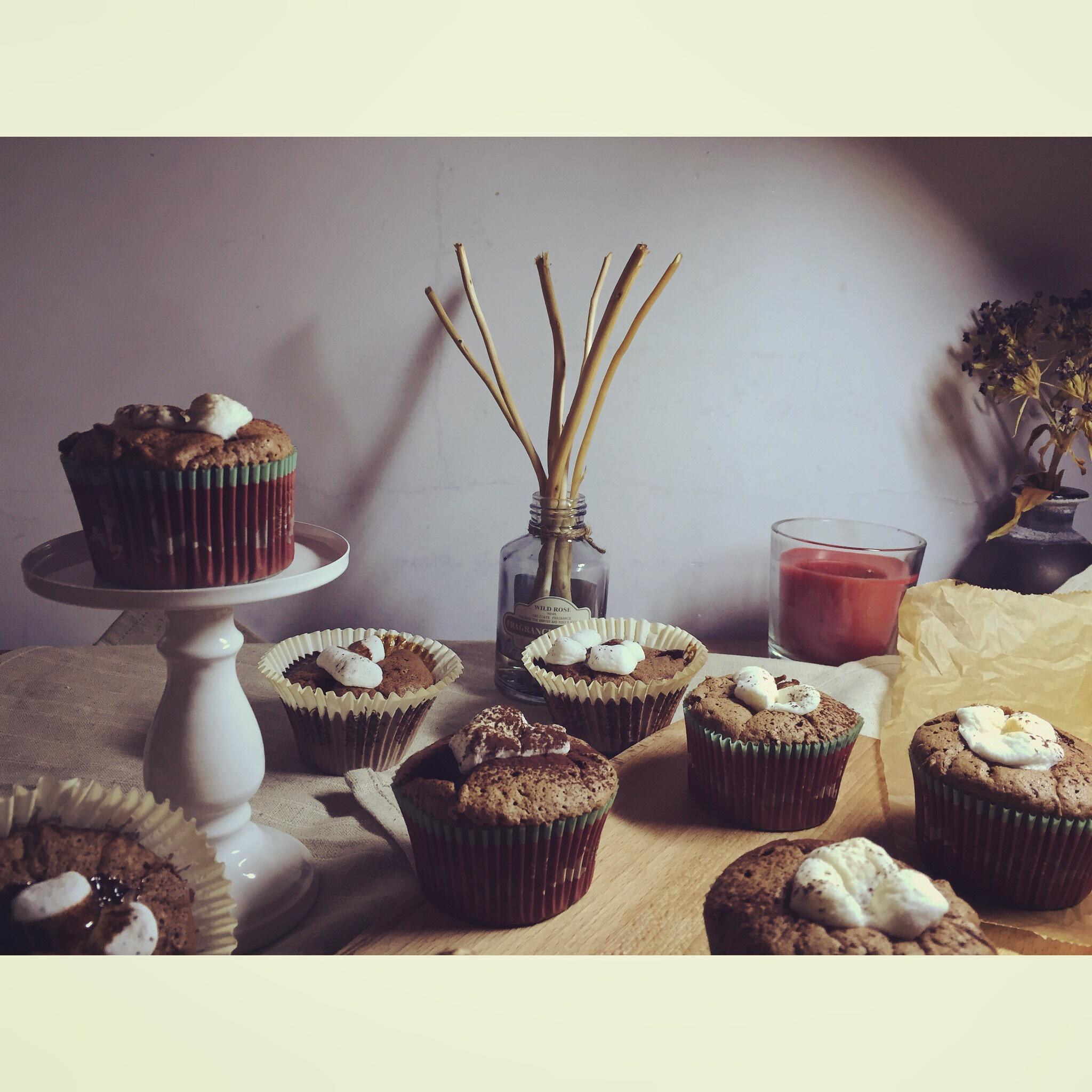 【my little nordic kitchen】肉桂可可棉花糖纸杯蛋糕的做法