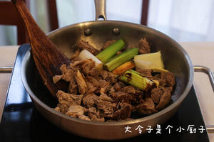 立冬，红枣炖牛肉的做法 步骤3