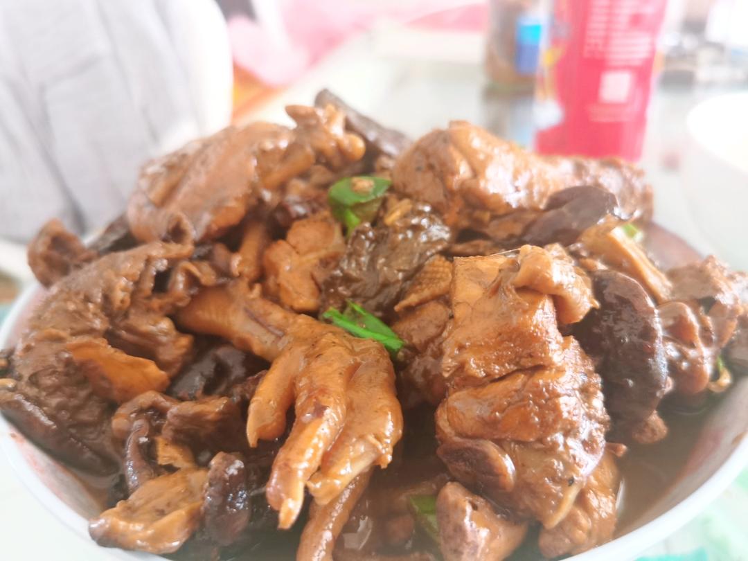小鸡炖蘑菇