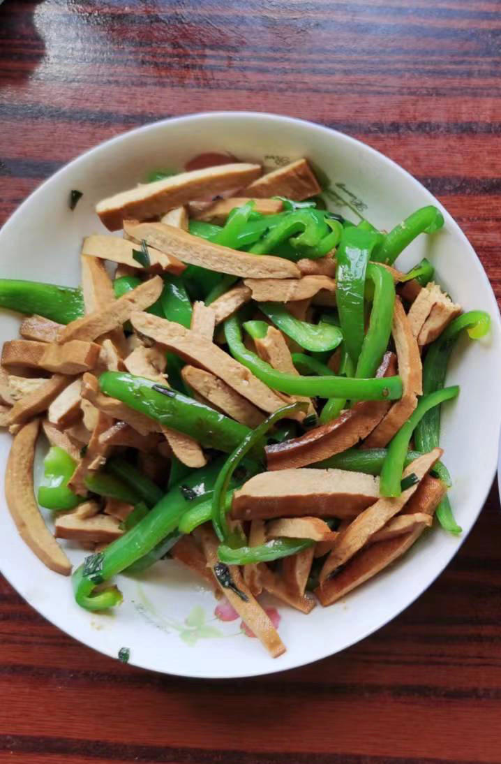 豆干辣椒炒五🌸肉【广式做法，香而不辣】