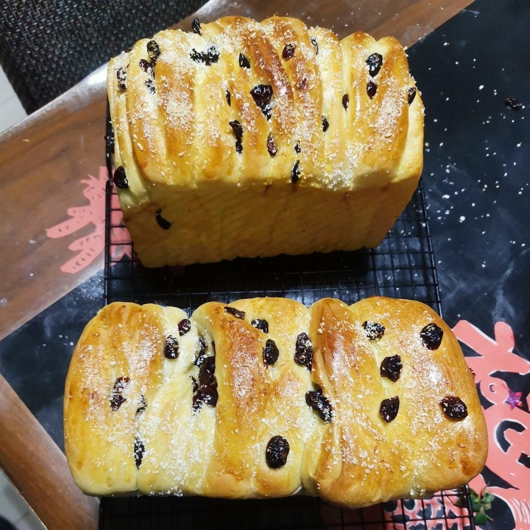 手撕蔓越莓炼乳吐司