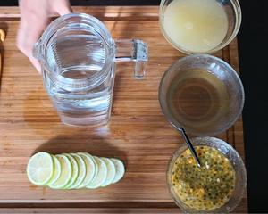 『月澜姐』百香果柠檬汁 ▏快手美味健康饮的做法 步骤4