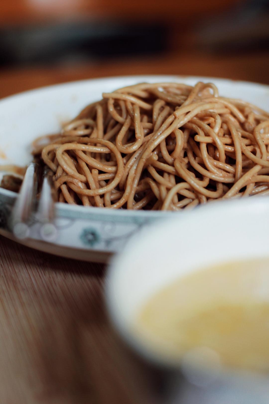 #过早# • 热干面&蛋酒的做法