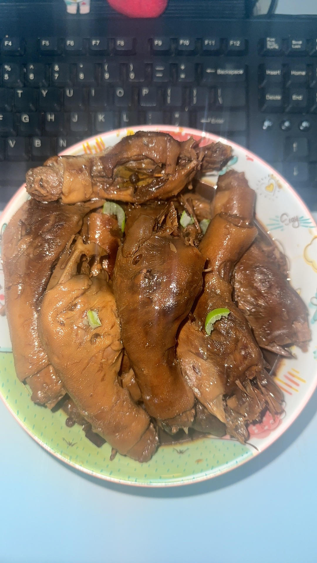 一吃就会上瘾的卤鸭头鸭脖子