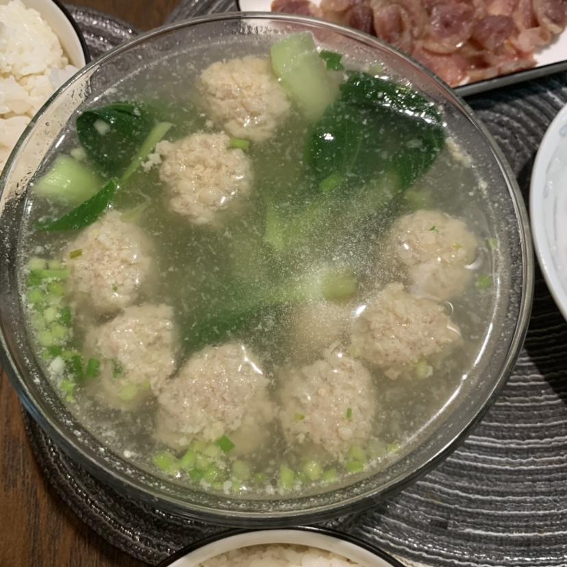 5分钟搞定的青菜肉丸汤