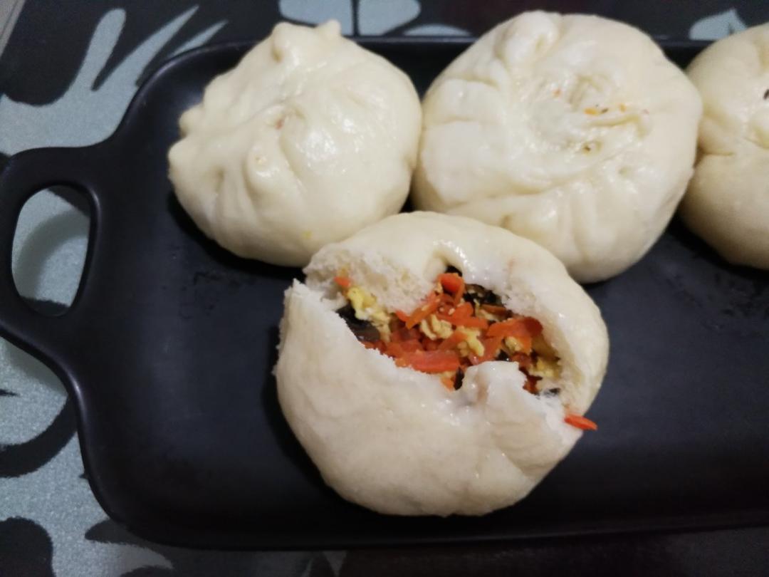 胡萝卜木耳鸡蛋素包子