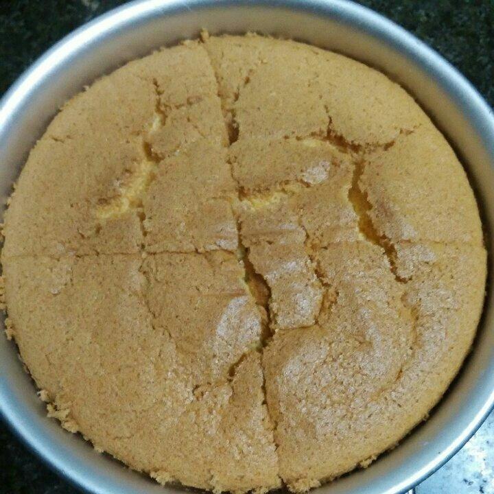 烤箱做蛋糕（戚风蛋糕的做法）