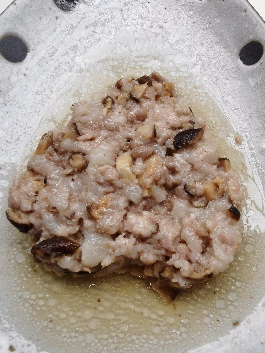 简单美味健康之香菇蒸肉饼