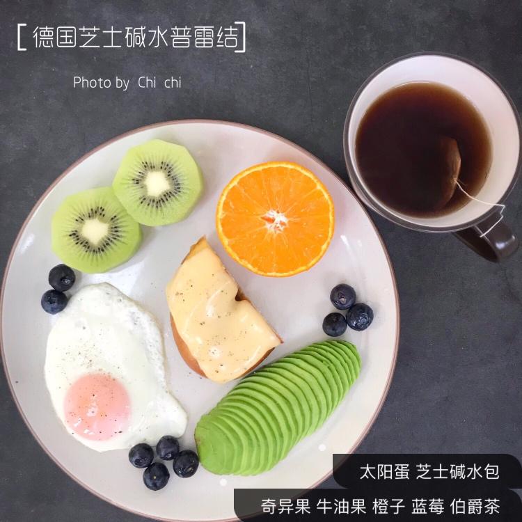 德国碱水面包Brezen（普雷节、巴伐利亚面包、扭结面包）