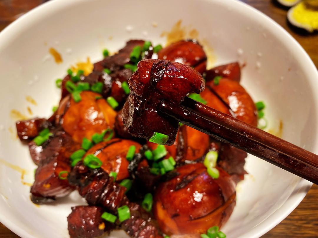 红烧肉卤蛋的做法