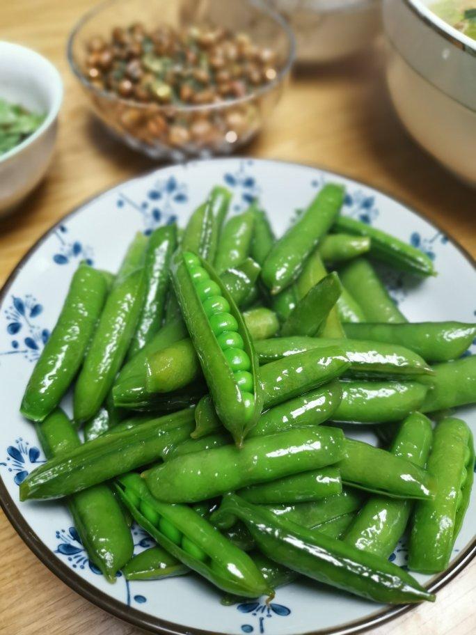 一口春天：水煮豌豆荚