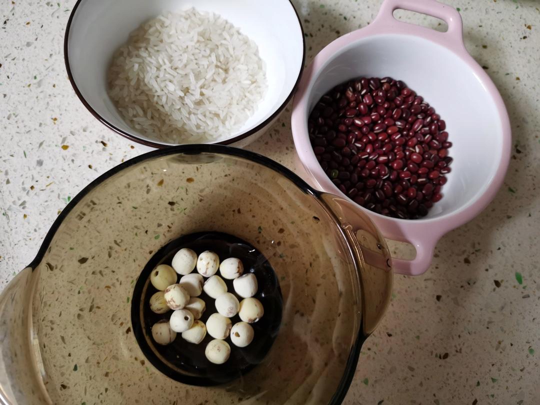 红豆莲子粥【10月北鼎养生壶食谱】