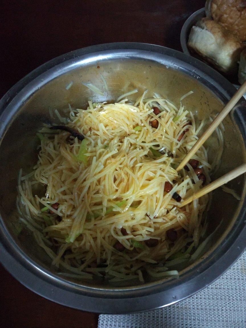 呛拌土豆丝——夏季吃凉菜要注意