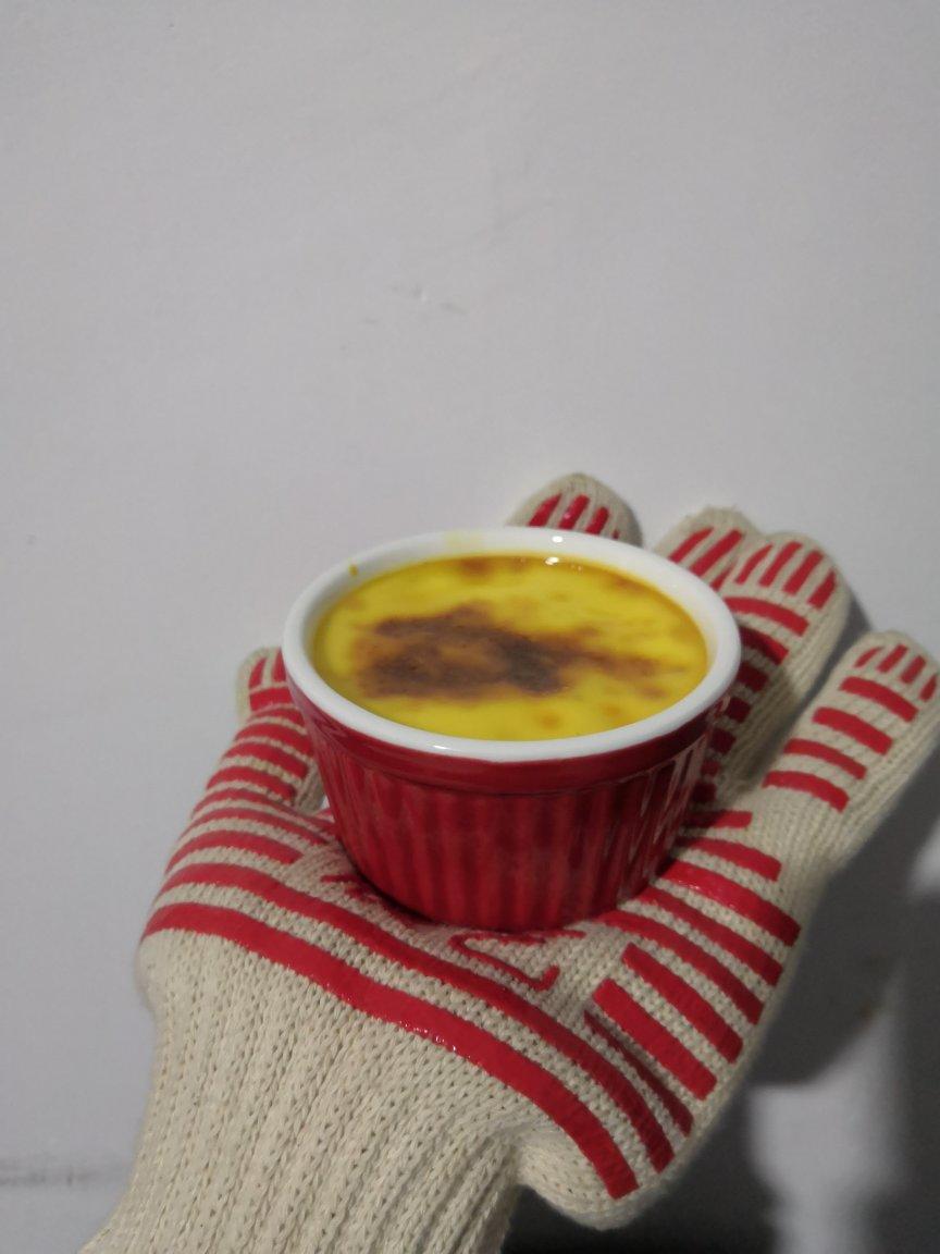 CRÈME BRÛLÉE 法式烤布蕾（焦糖布丁）