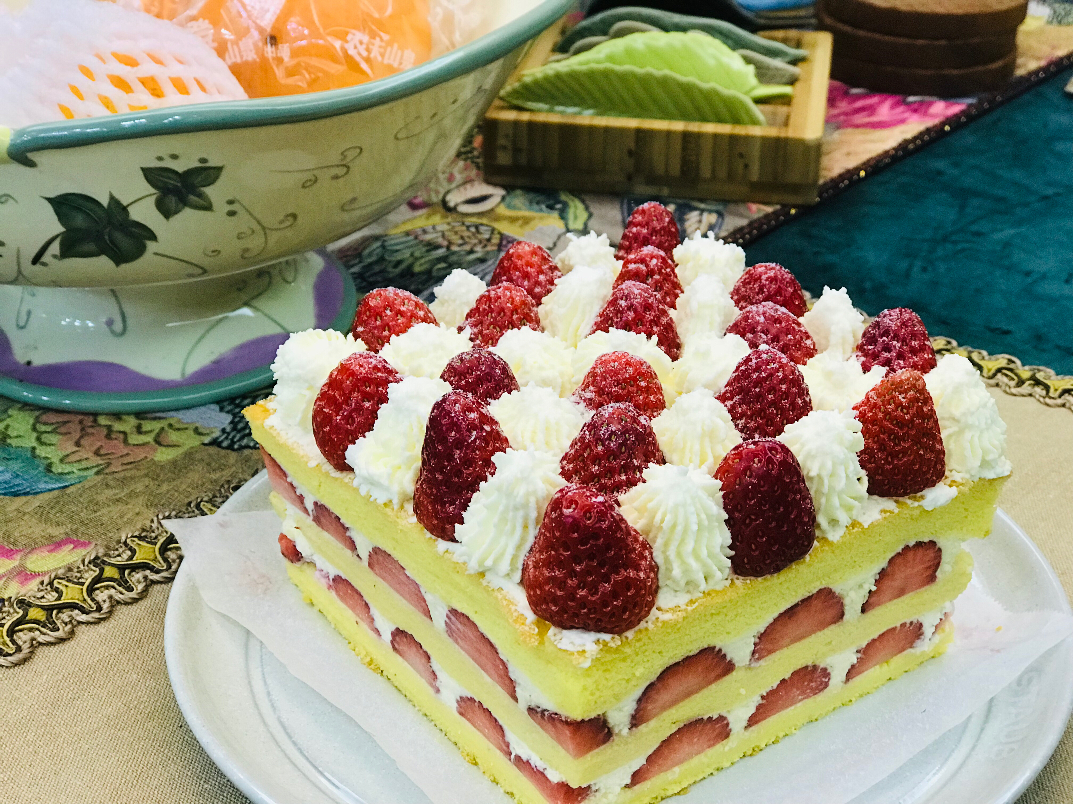 不会抹奶油也可以做的草莓方蛋糕！